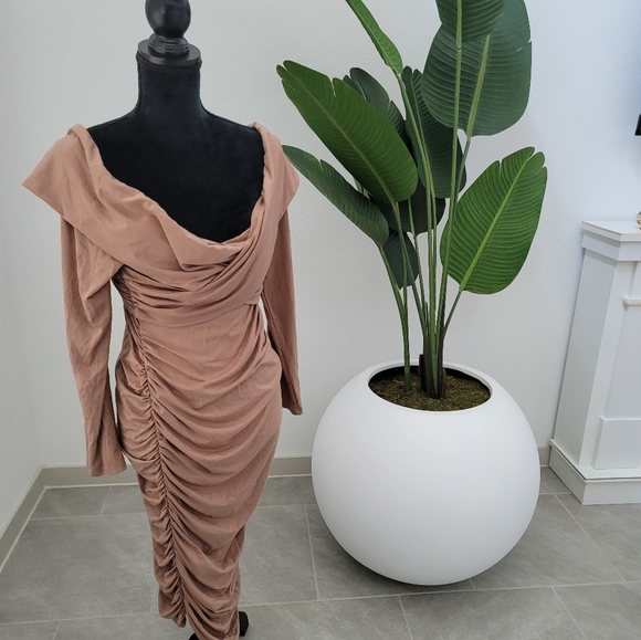 Gibiu Cross Body Rouched Dress - Picture 9 of 17